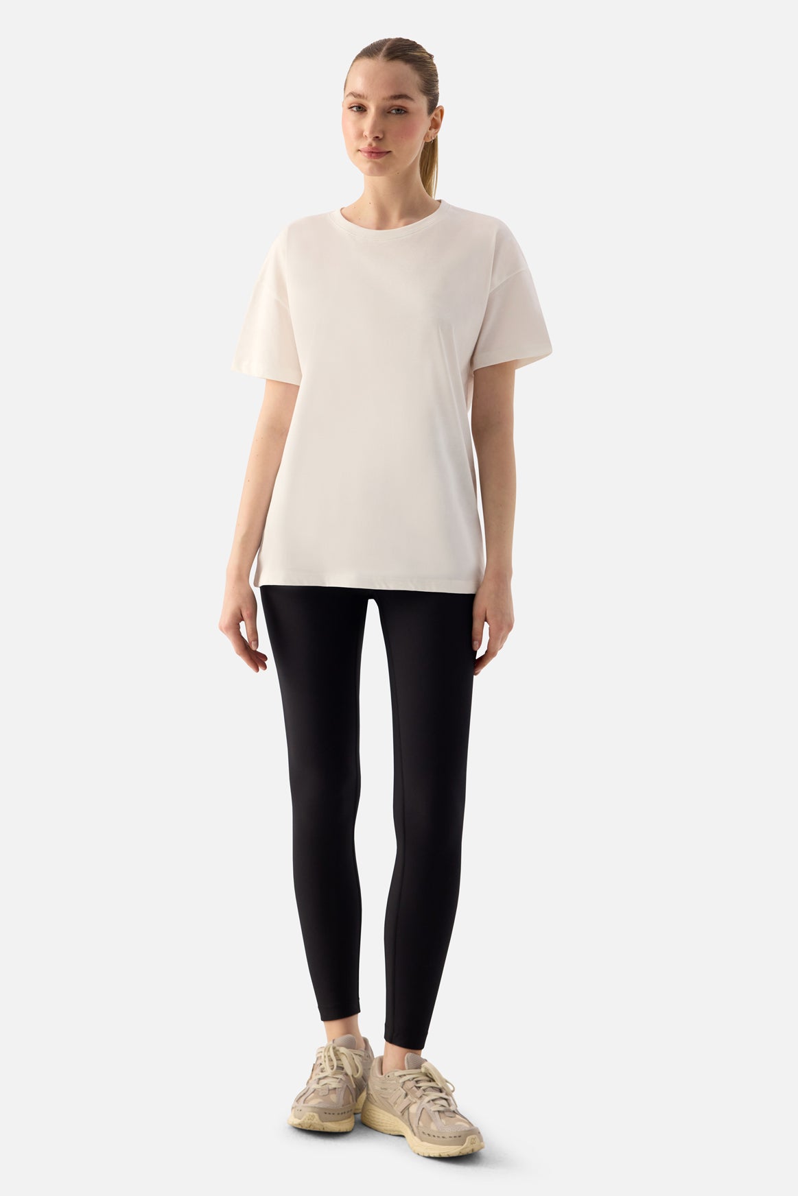 Elora Rahat Kalıp Oversize Krem Tişört