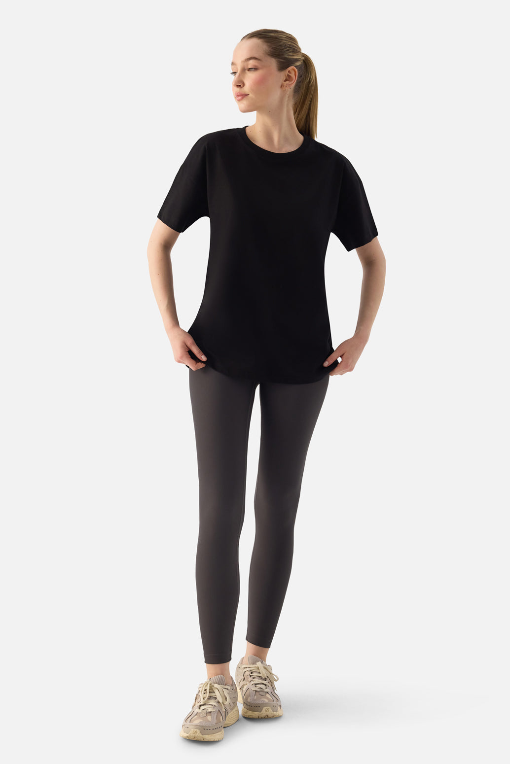 Elora Rahat Kalıp Oversize Siyah Tişört