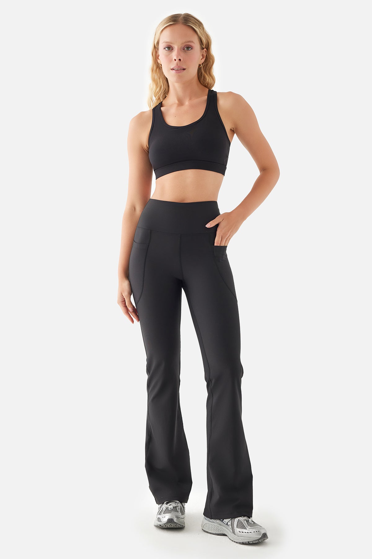 Carmen Flare Yüksek Bel Cepli Siyah Yoga Pantolonu