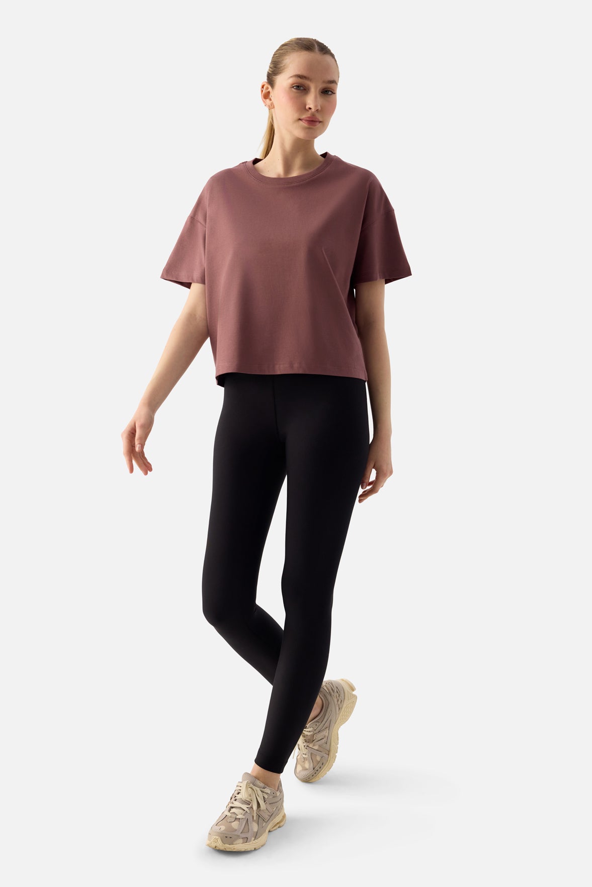 Noya Kısa Oversize Koyu Gül Tişört